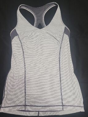 Lululemon Vintage Size 6 Circut Tank In Gray And White